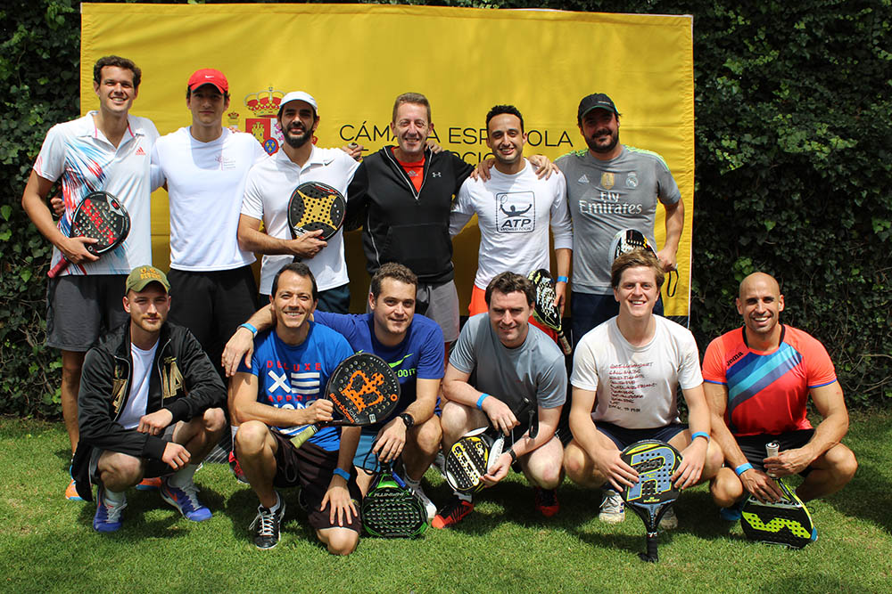 Foto grupo torneo padel camara comercio española en mexico